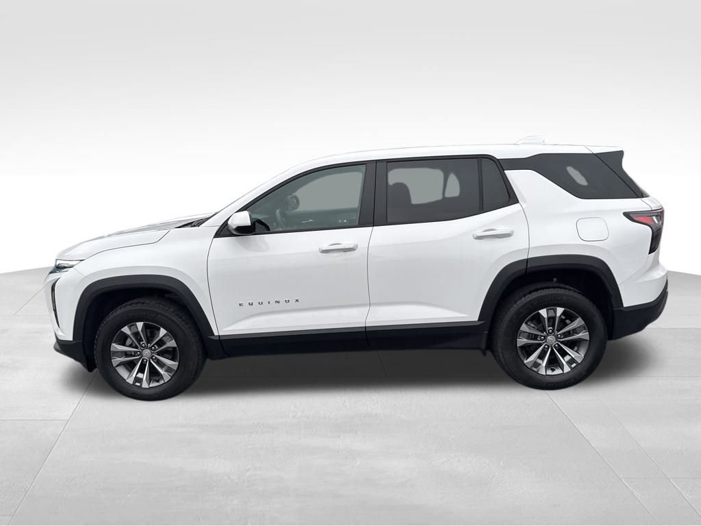 Used 2025 Chevrolet Equinox LT image 2