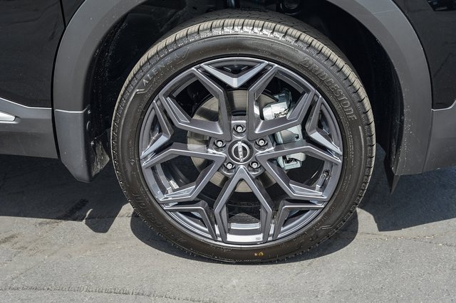 New 2026 Nissan Kicks SR image 10