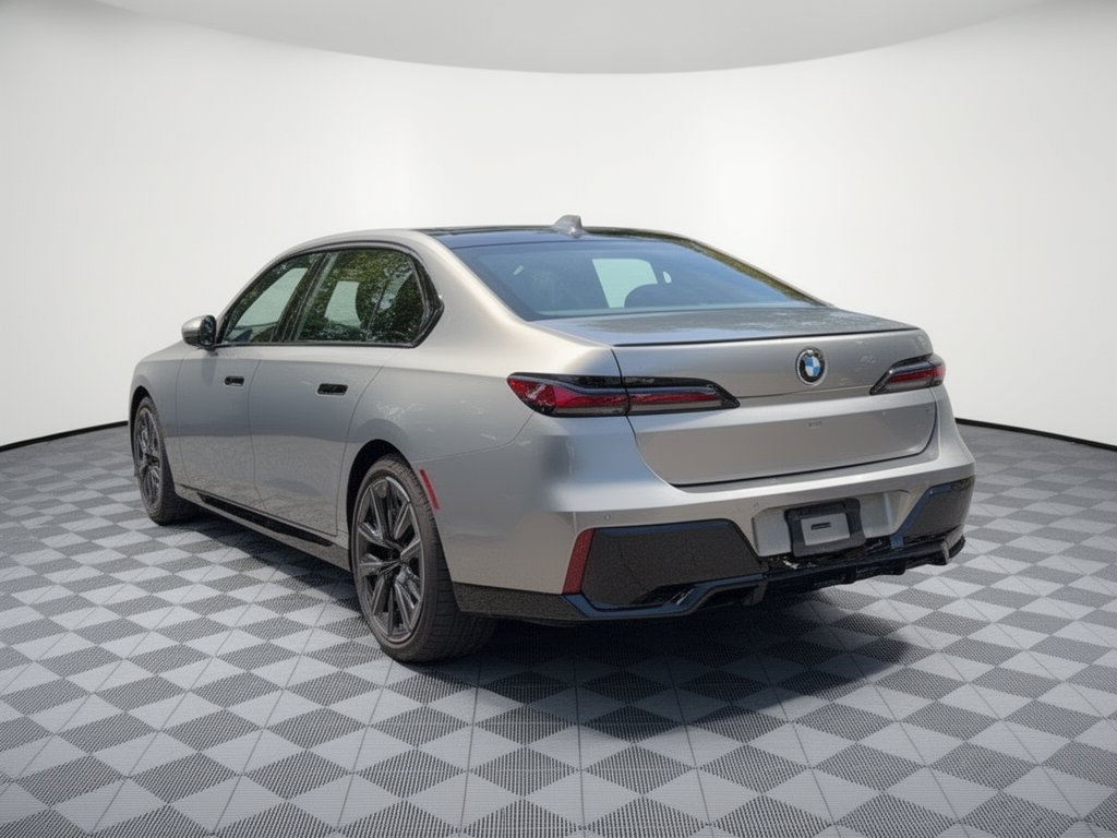 Certified 2023 BMW i7 xDrive60 AWD/4WD image 3
