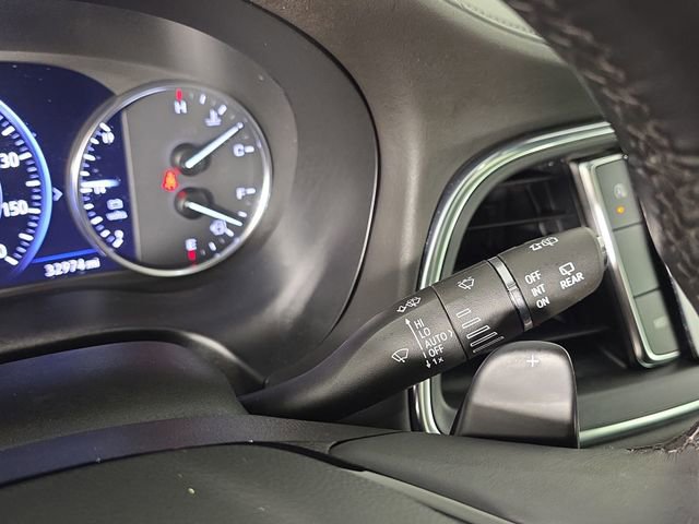 Used 2024 Buick Enclave Avenir w/ Avenir Technology Package image 32