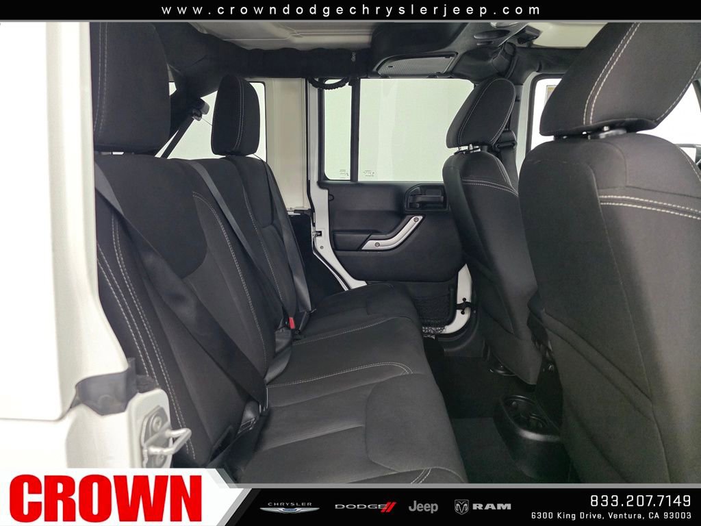Used 2015 Jeep Wrangler Unlimited Sahara w/ Connectivity Group image 14