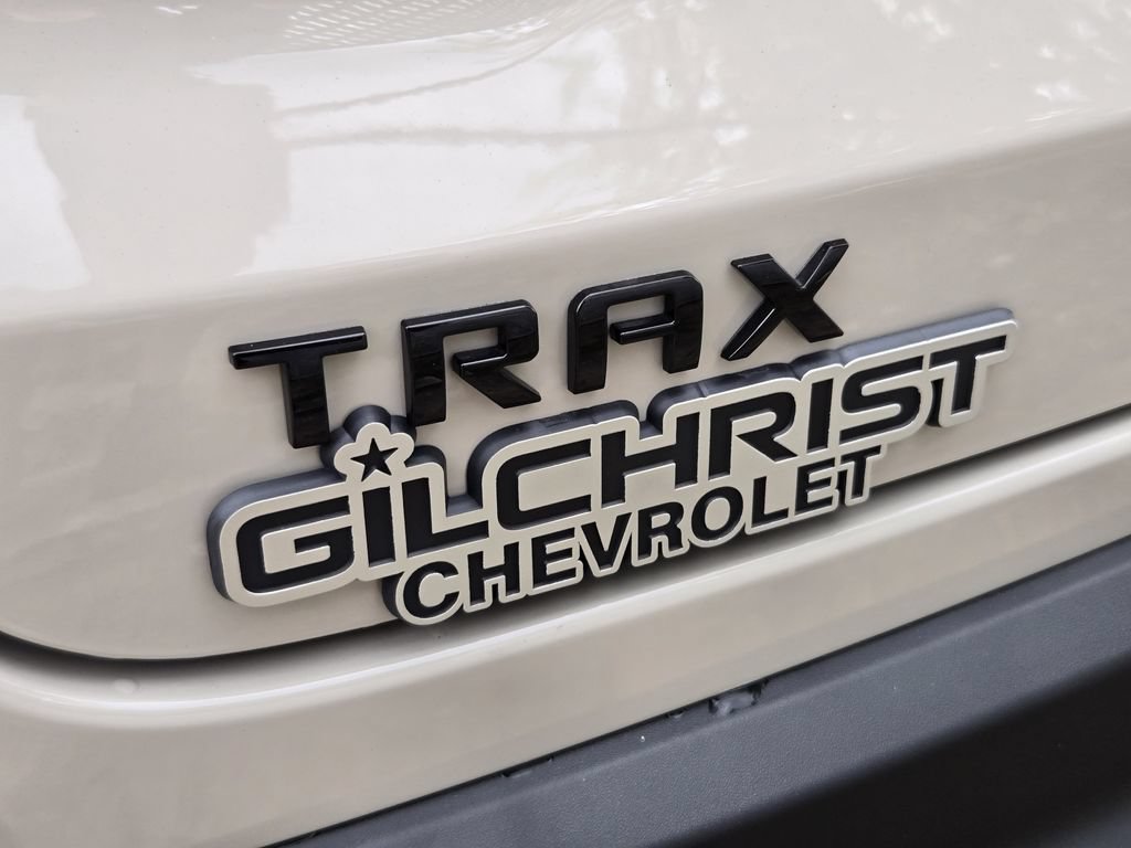 New 2026 Chevrolet Trax RS w/ Sunroof Package FWD image 12
