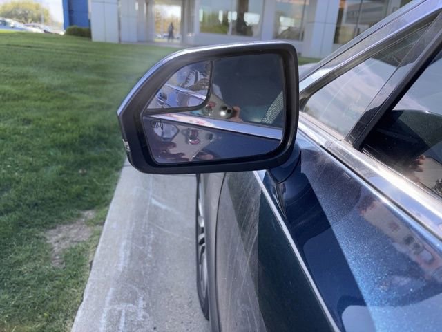 Used 2017 Lincoln MKZ Premiere FWD image 2