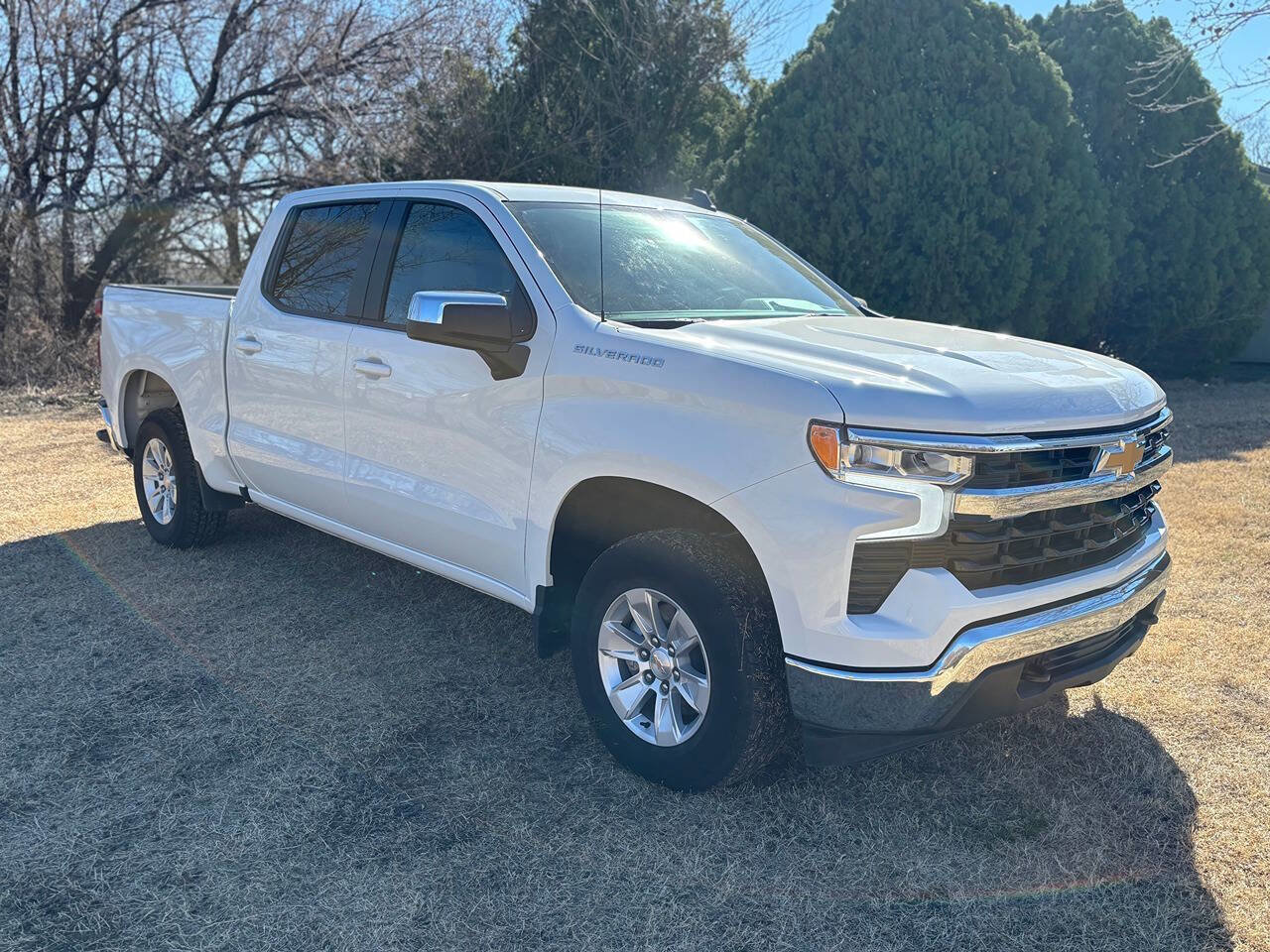 Used 2025 Chevrolet Silverado 1500 LT image 3