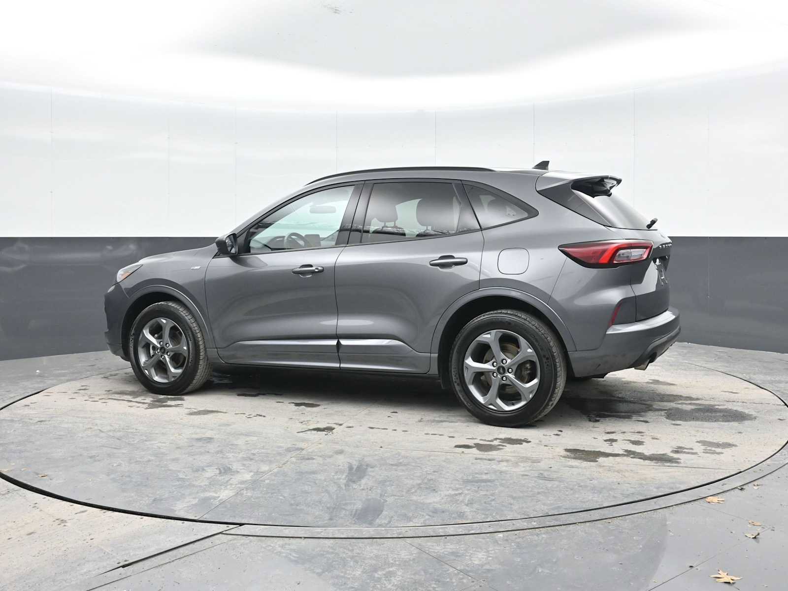 Used 2024 Ford Escape ST-Line AWD/4WD image 3