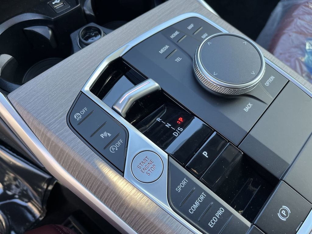 Used 2025 BMW 330i xDrive Sedan w/ Convenience Package image 16