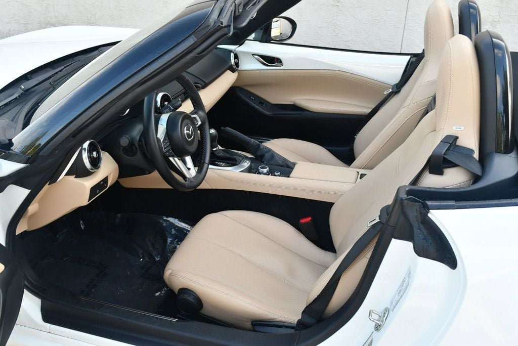 Used 2024 MAZDA MX-5 Miata Grand Touring RWD image 49