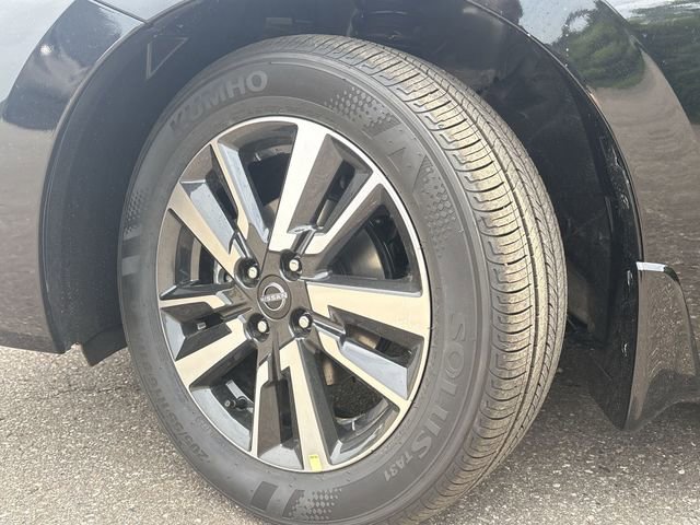 Certified 2025 Nissan Versa SV w/ Trunk Package FWD image 10