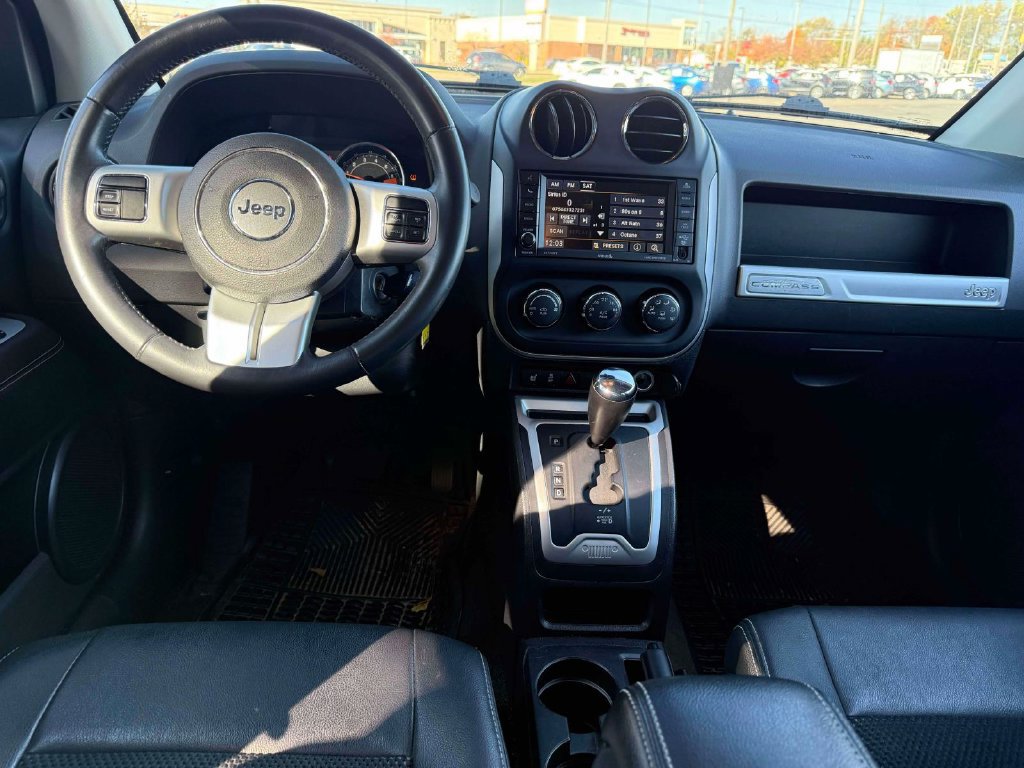 Used 2017 Jeep Compass Latitude AWD/4WD image 12