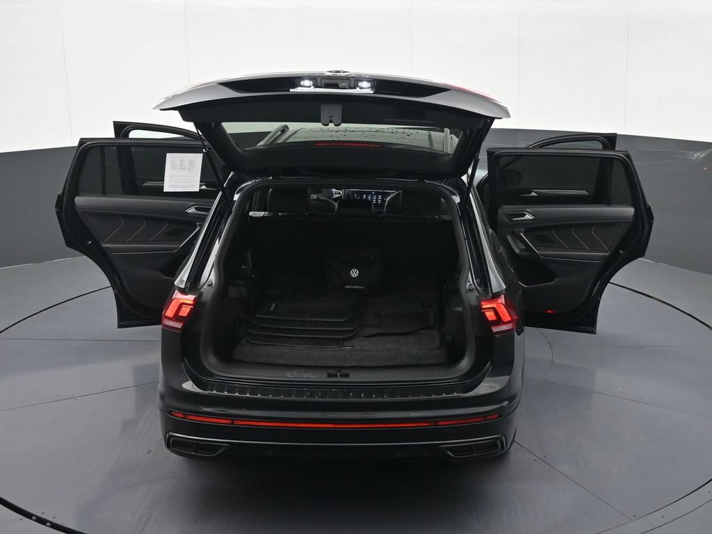Used 2022 Volkswagen Tiguan SE R-Line FWD image 41