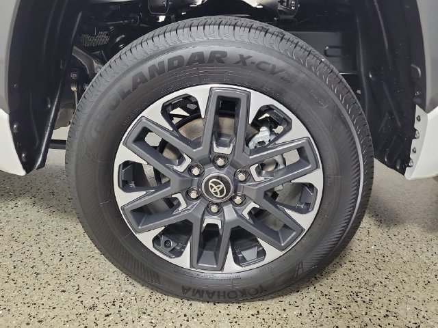 Used 2026 Toyota Tundra Limited AWD/4WD image 8