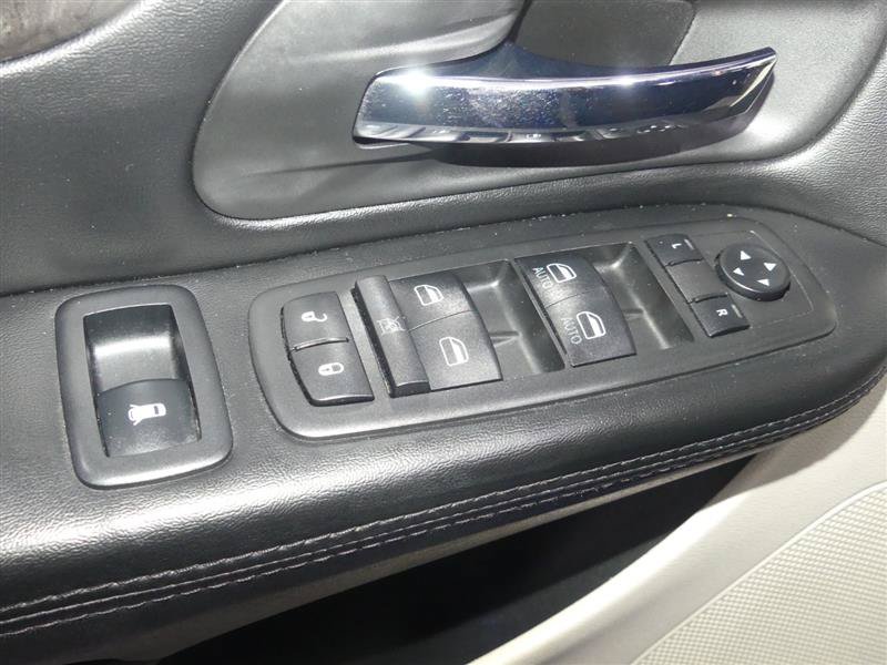 Used 2019 Dodge Grand Caravan SE w/ UConnect Hands-Free Group FWD image 18