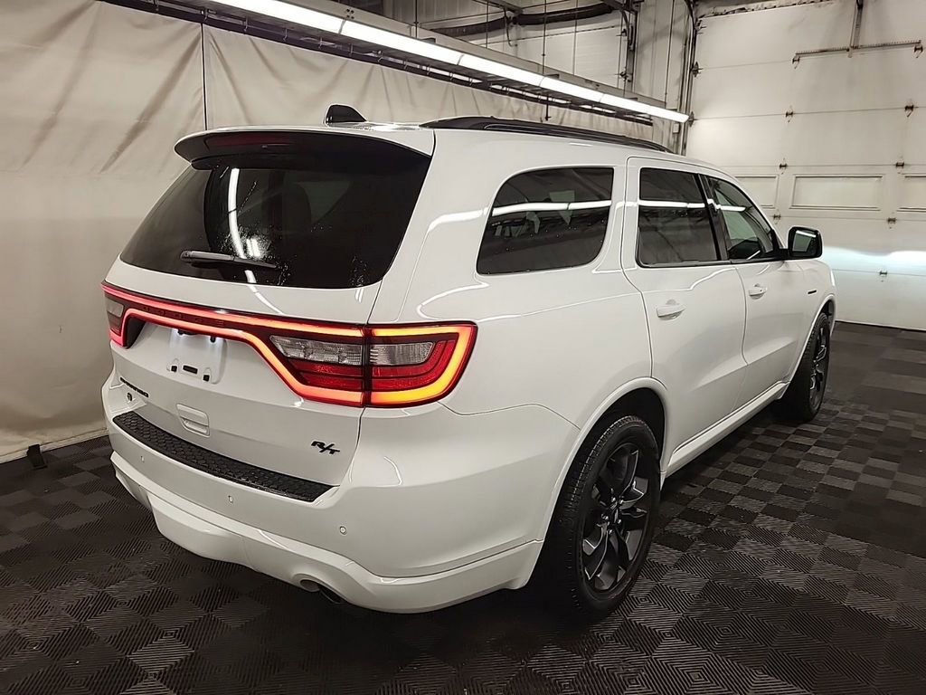 Used 2025 Dodge Durango R/T w/ Blacktop Package AWD/4WD image 4