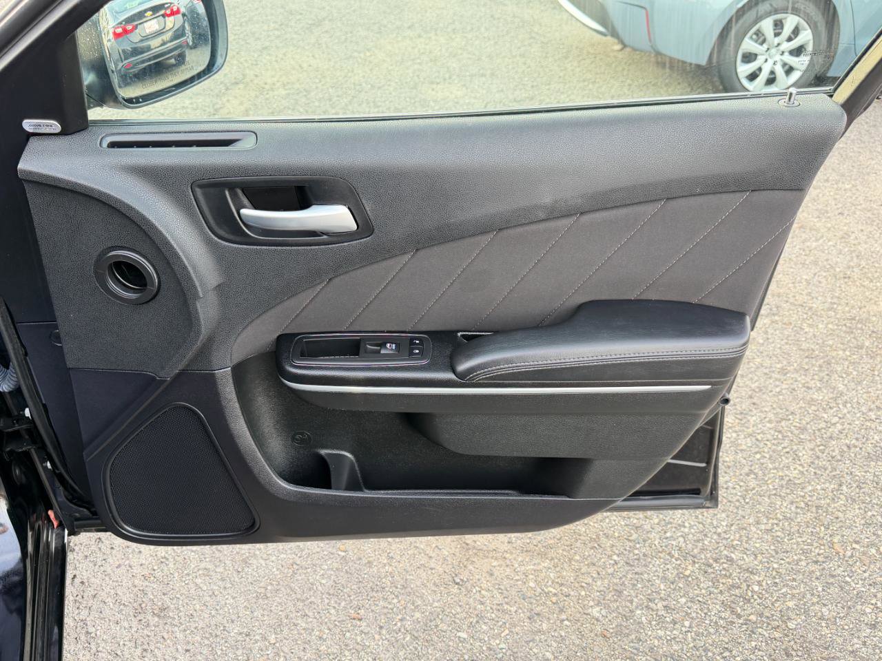 Used 2023 Dodge Charger SXT image 40