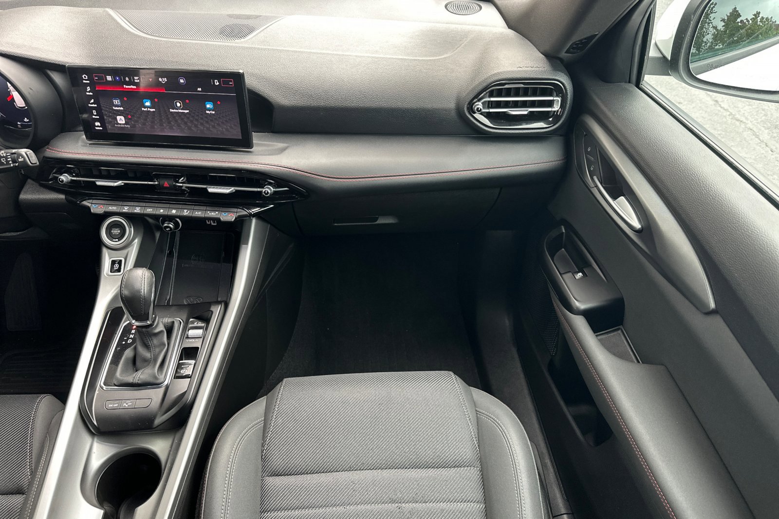 Used 2024 Dodge Hornet GT image 28