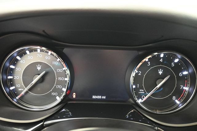 Used 2022 Maserati Quattroporte Modena Q4 AWD/4WD image 4