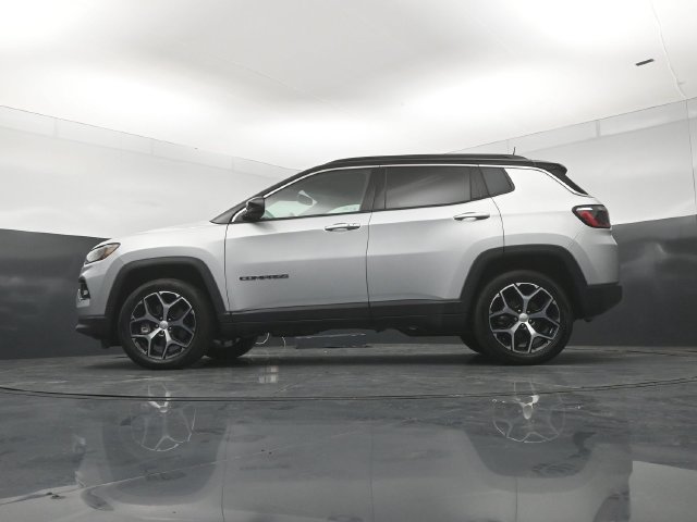 Used 2024 Jeep Compass Limited AWD/4WD image 21