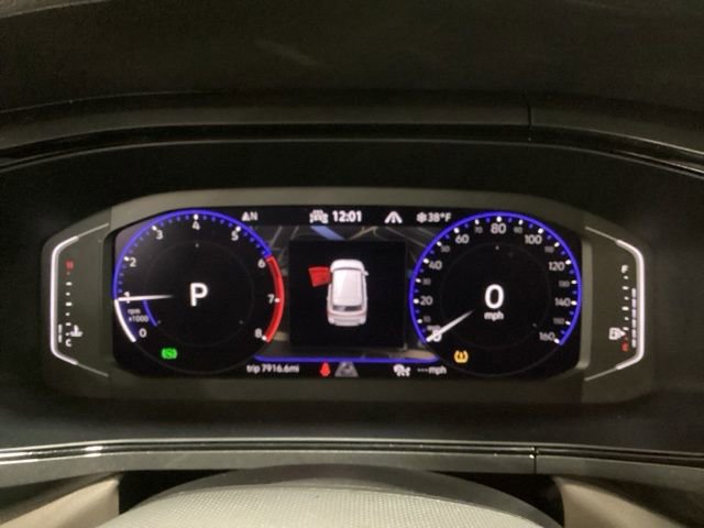 Used 2023 Volkswagen Taos SEL image 11