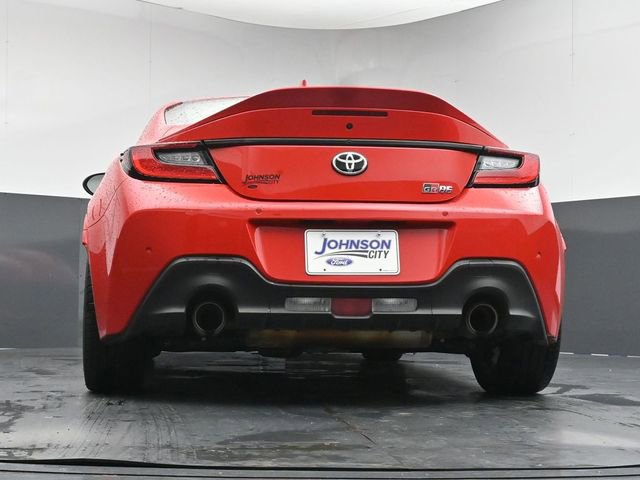 Used 2025 Toyota GR86 Premium w/ Performance Package RWD image 32
