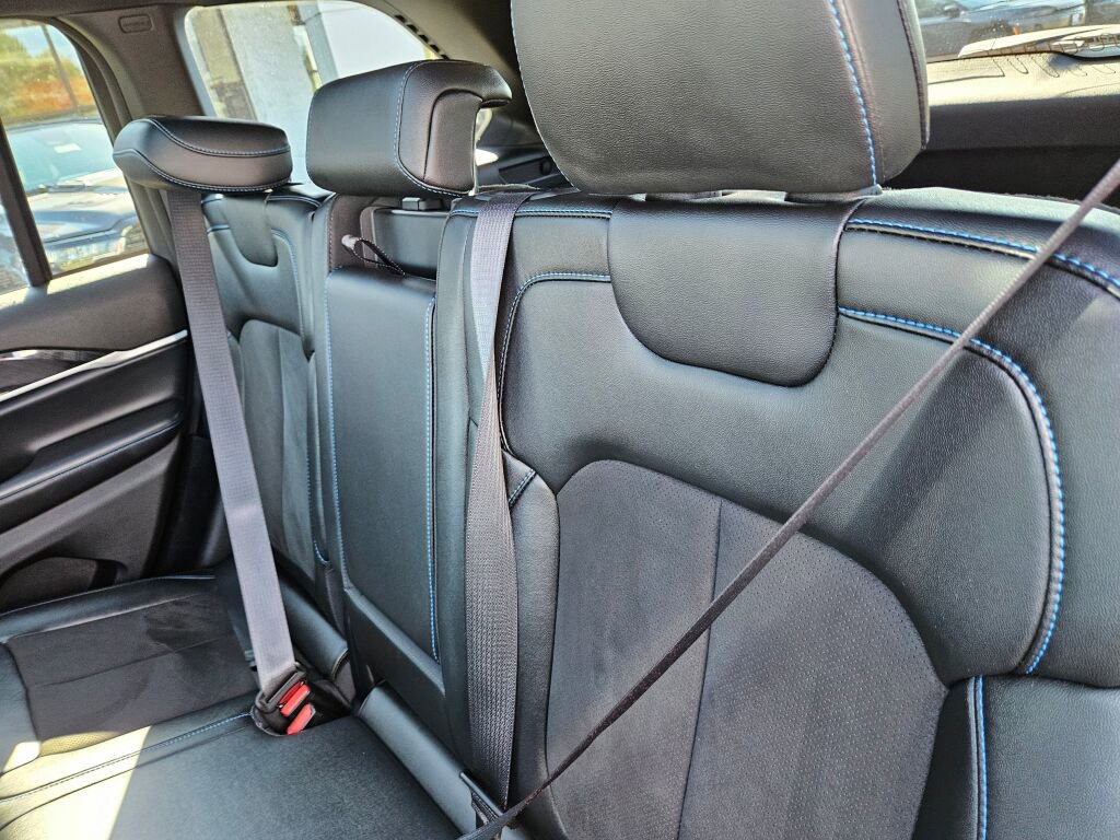 Used 2024 Jeep Grand Cherokee Trailhawk image 18