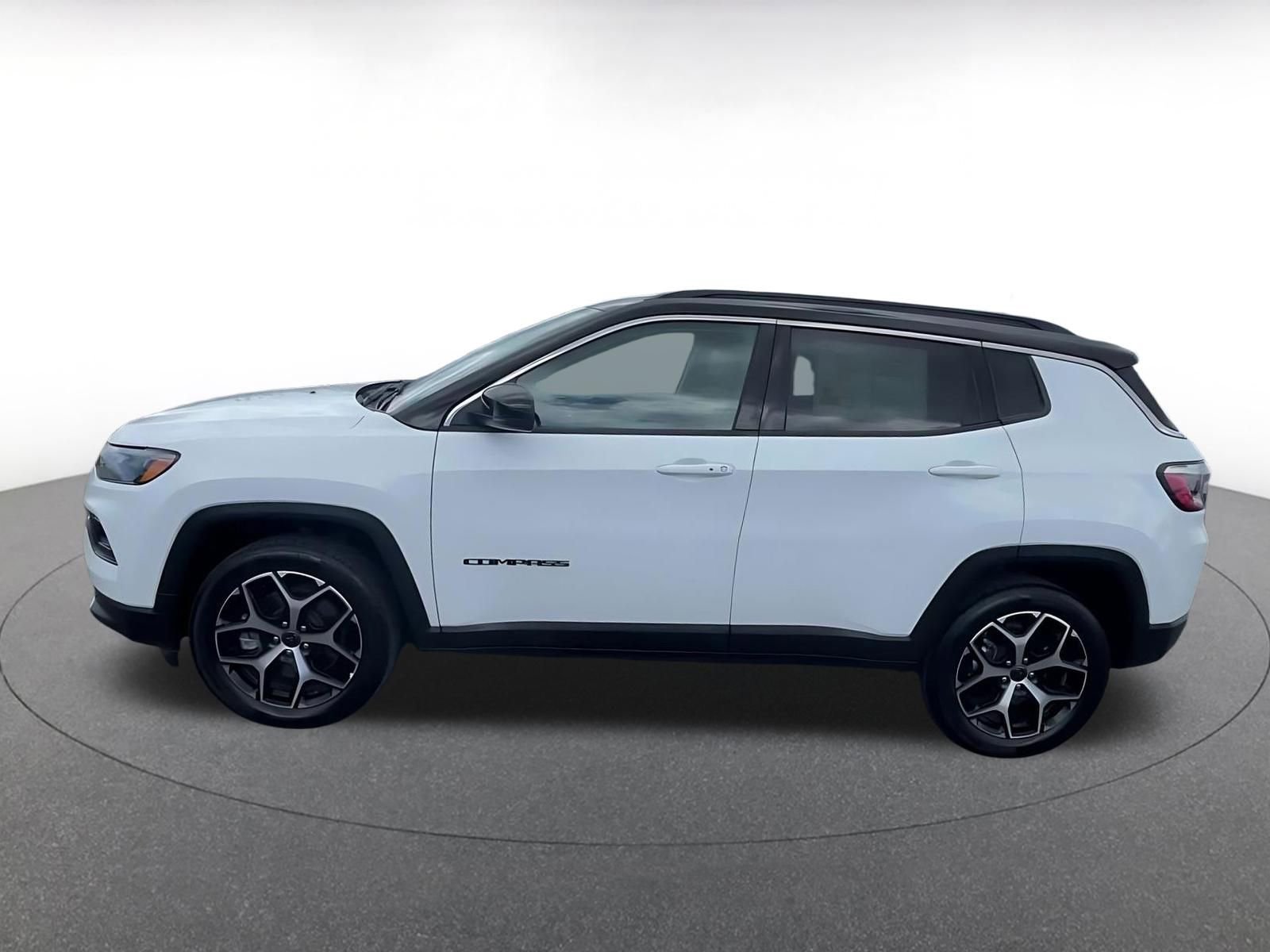 Used 2025 Jeep Compass Limited image 8