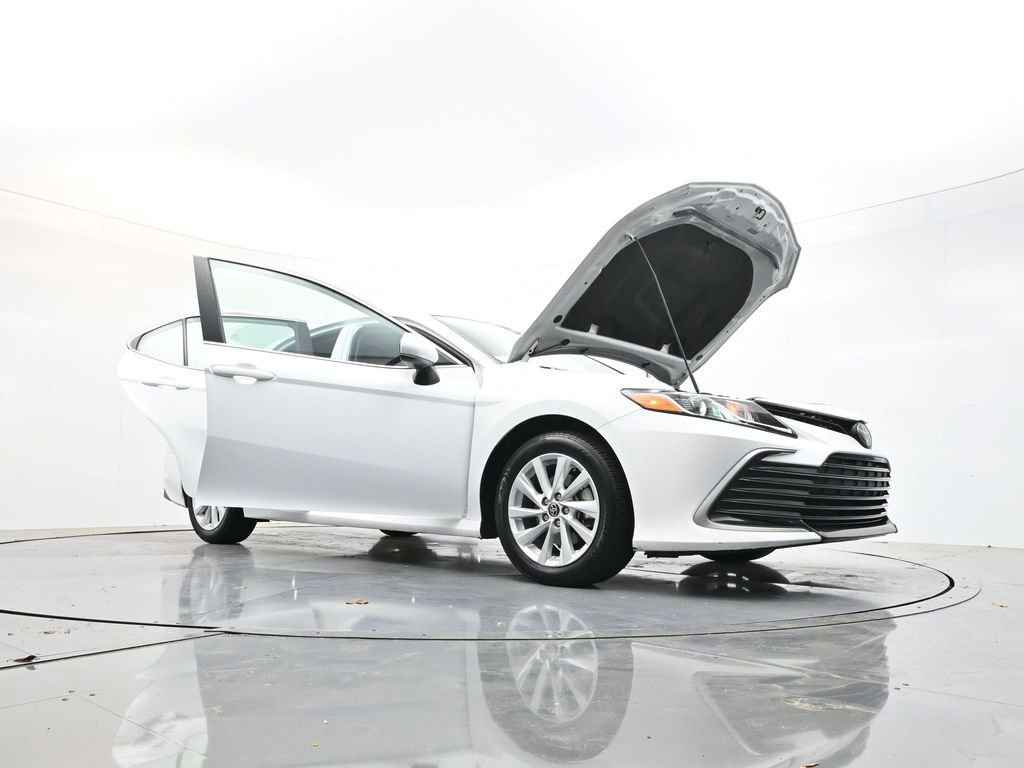Used 2024 Toyota Camry LE image 35