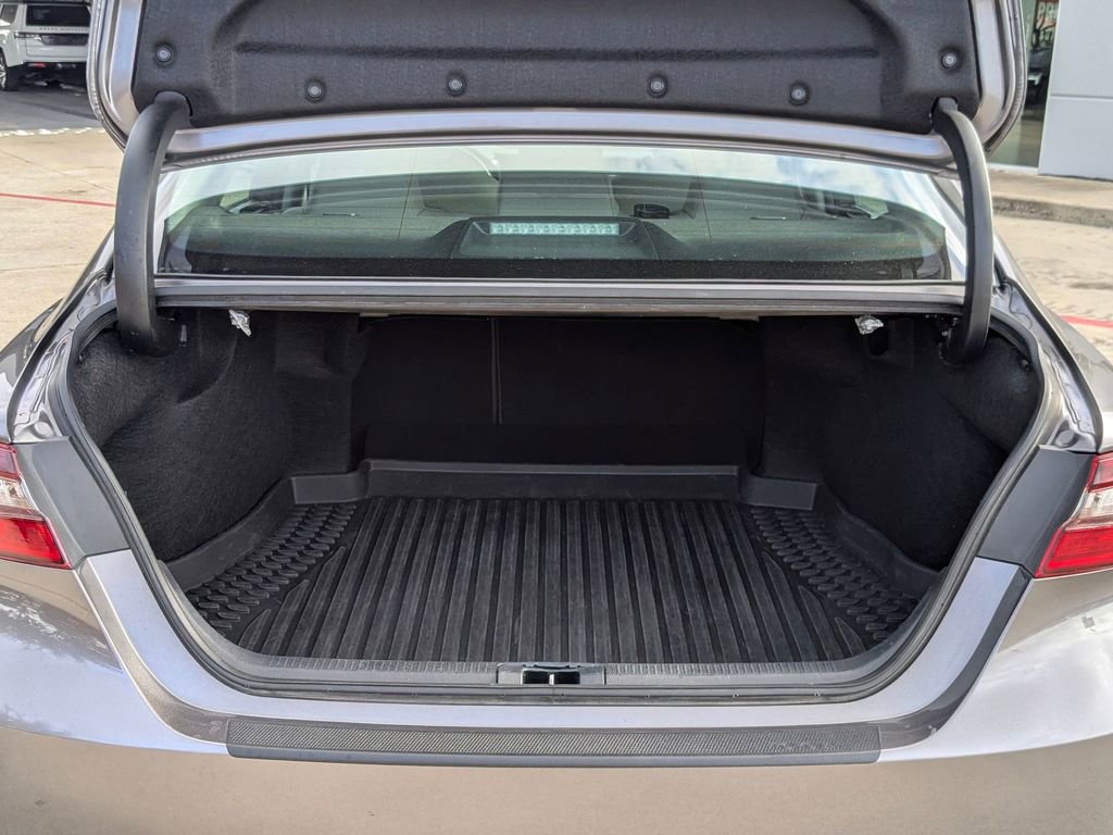 Used 2024 Toyota Camry SE image 28