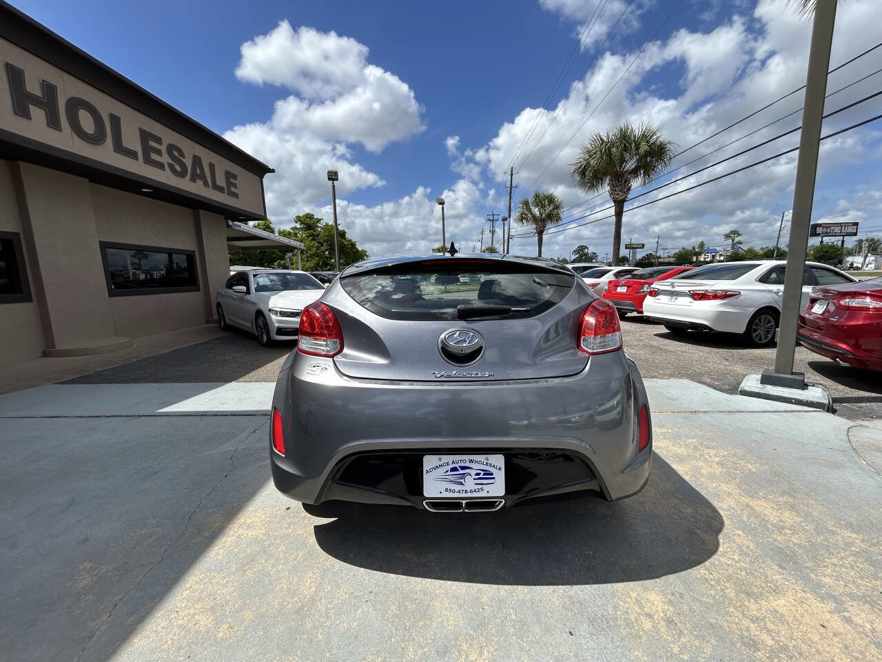 Used 2017 Hyundai Veloster Value Edition FWD image 8
