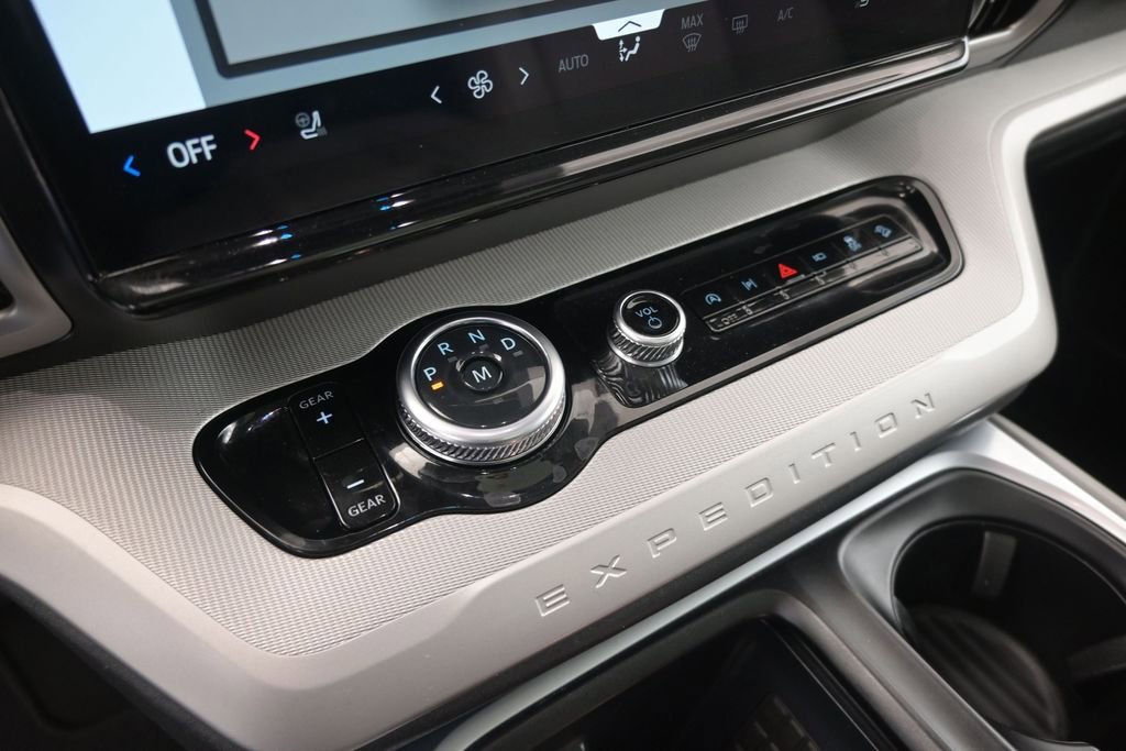 Used 2025 Ford Expedition Max Active AWD/4WD image 18