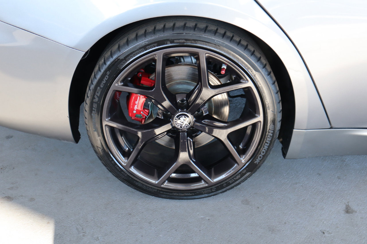 Used 2020 Alfa Romeo Giulia w/ Nero Edizione image 5