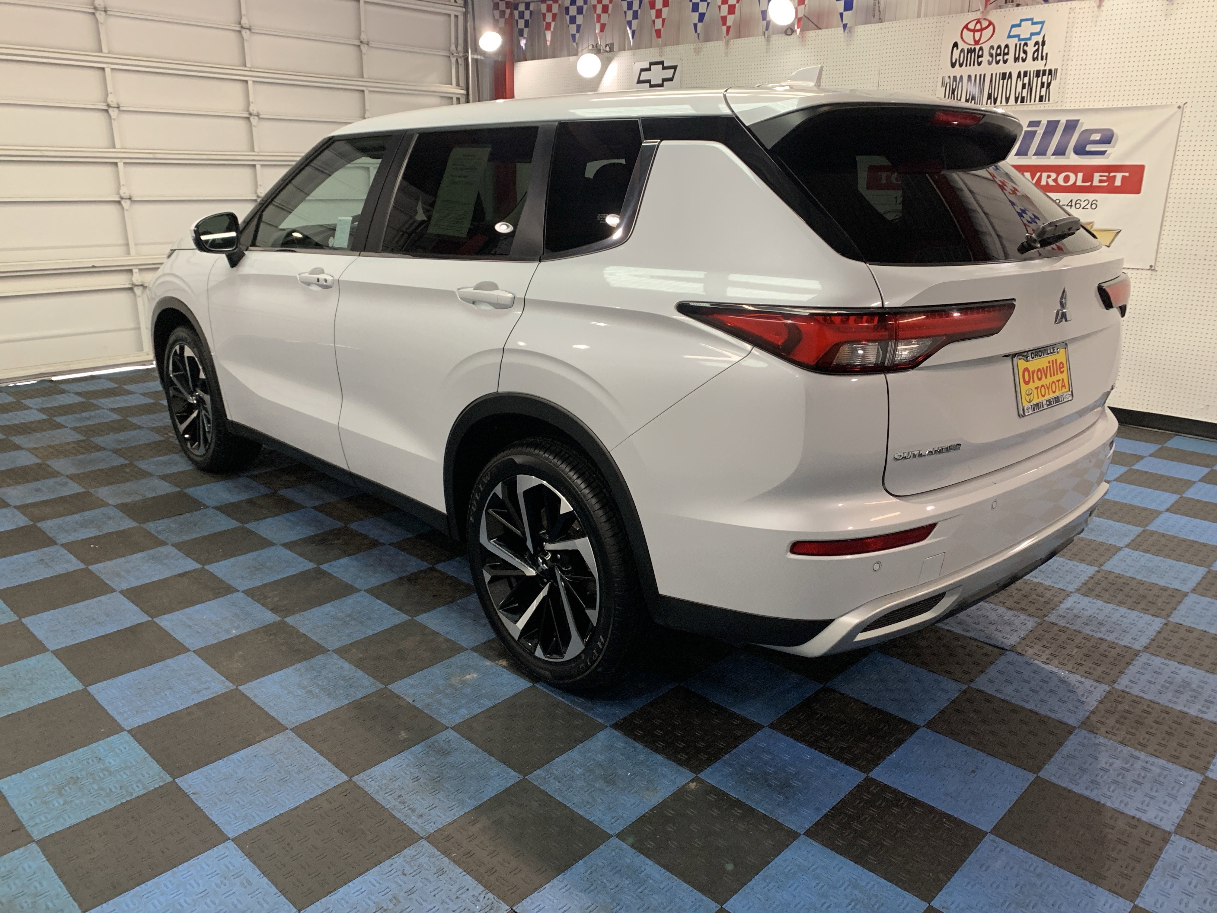 Used 2024 Mitsubishi Outlander Ralliart image 3
