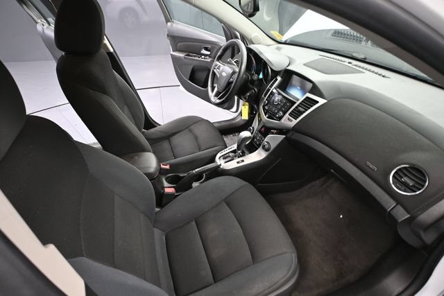 Used 2016 Chevrolet Cruze LT FWD image 40