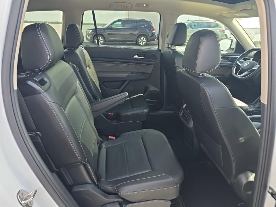 Used 2023 Volkswagen Atlas SE w/ Panoramic Sunroof Package image 11