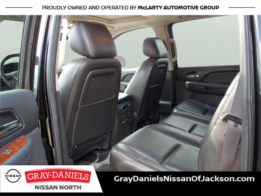 Used 2013 Chevrolet Avalanche LTZ AWD/4WD image 27