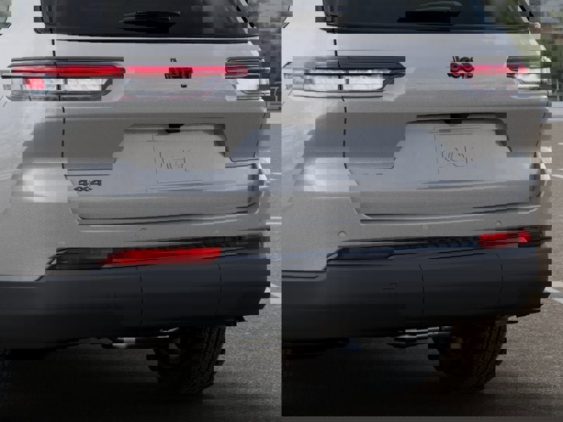 New 2025 Jeep Grand Cherokee L Altitude image 14