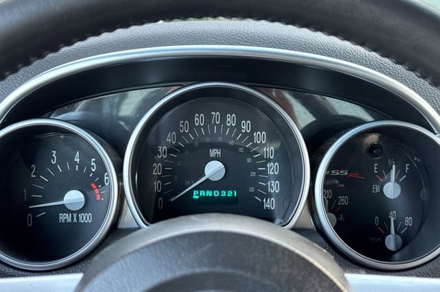 Used 2004 Chevrolet SSR w/ Preferred Equipment Group image 26