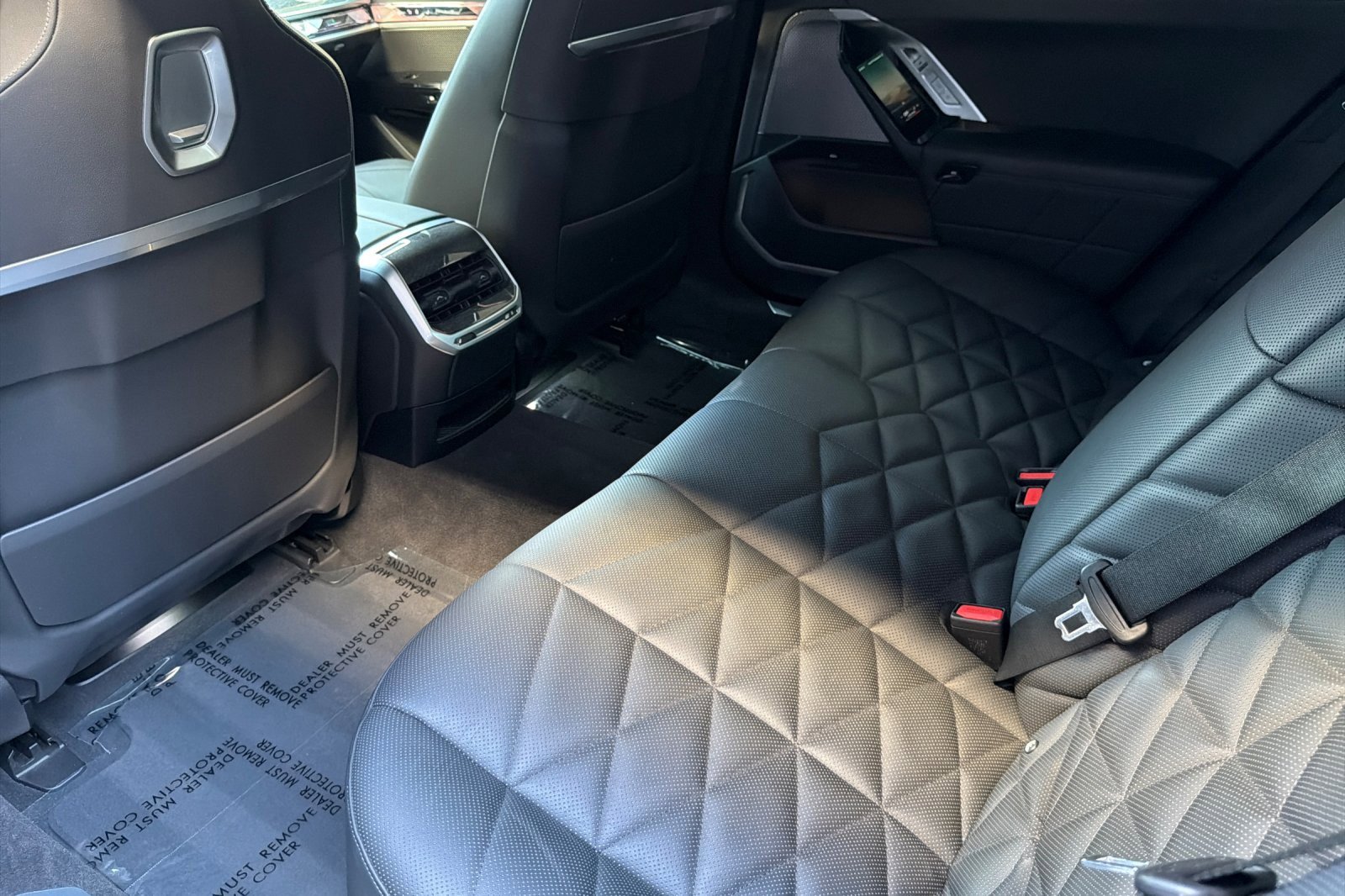 Used 2023 BMW 740i w/ Parking Assistance Package RWD image 11