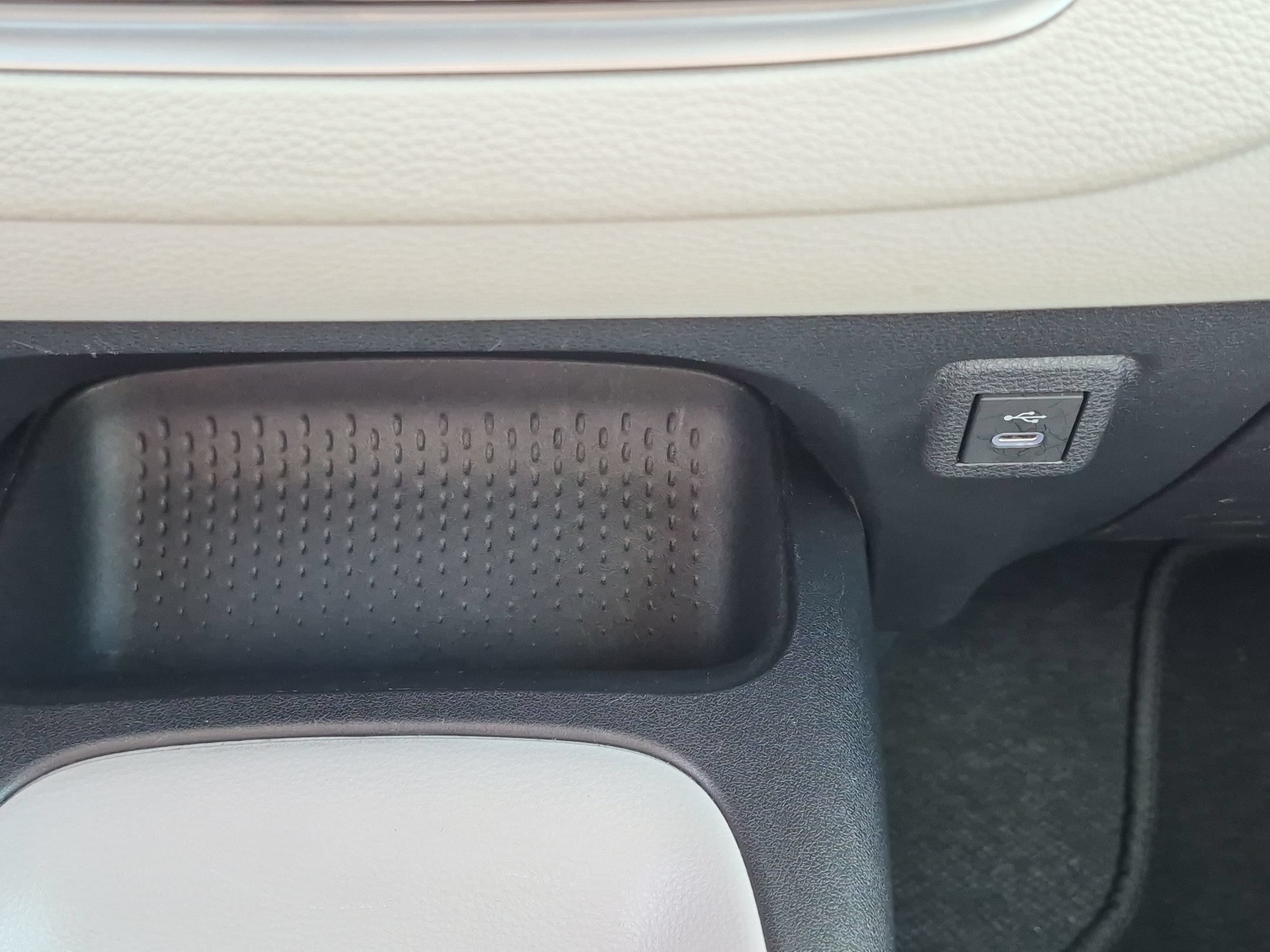Used 2025 Toyota Corolla LE FWD image 24