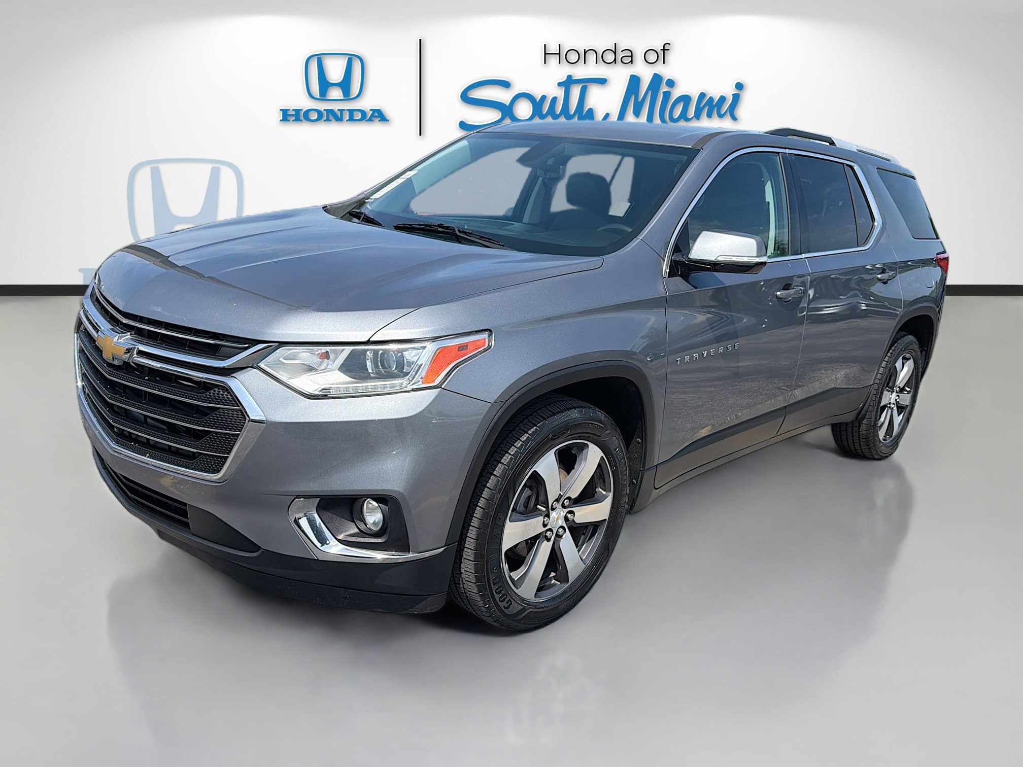 Used 2018 Chevrolet Traverse LT FWD image 3