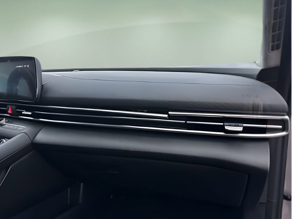 Used 2023 Hyundai Elantra SEL w/ Convenience Package image 29