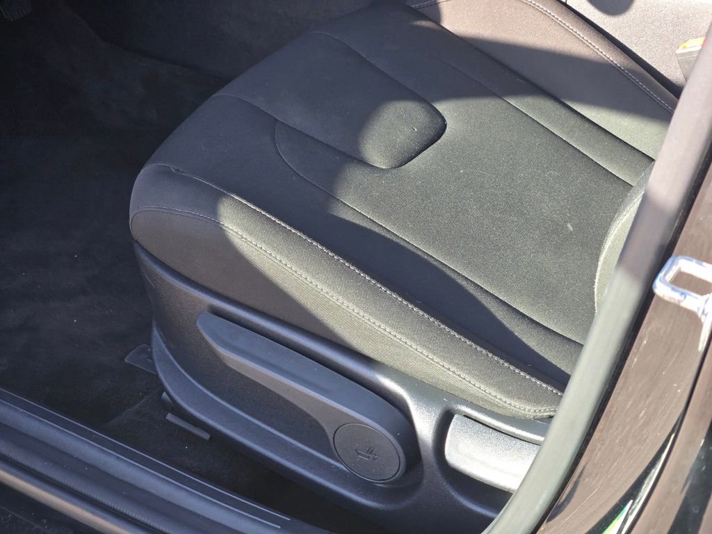 Certified 2024 Hyundai Elantra SEL w/ Convenience Package FWD image 32