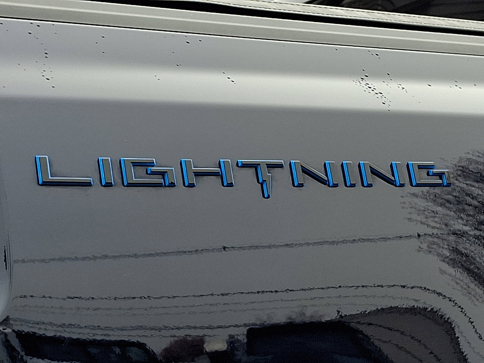 Used 2025 Ford F150 Lightning Platinum image 30
