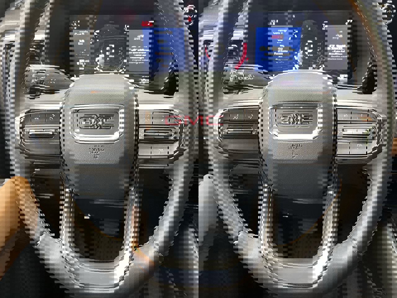 Used 2024 GMC Canyon AT4 w/ Technology Package image 14