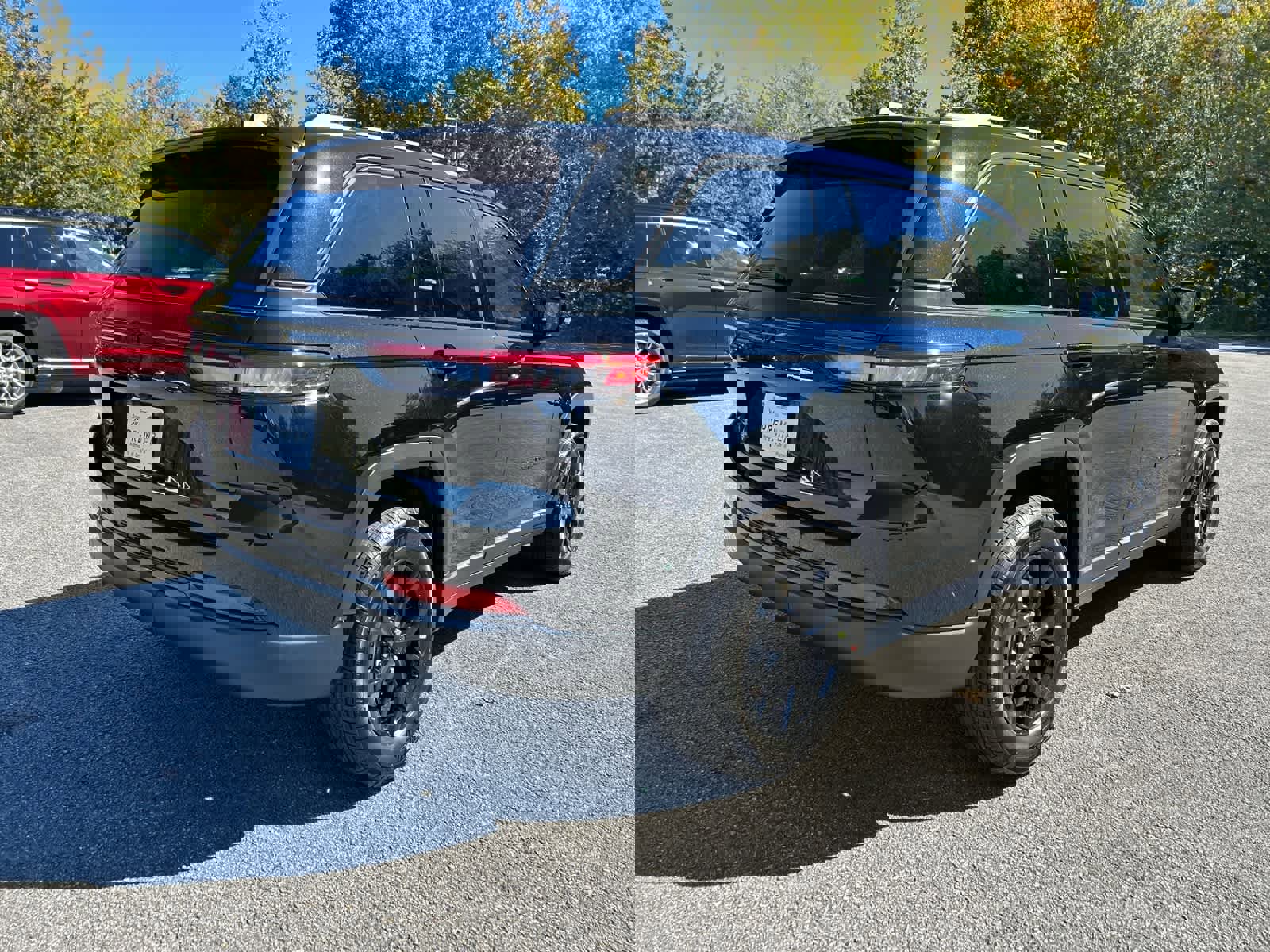 New 2025 Jeep Grand Cherokee Laredo image 7