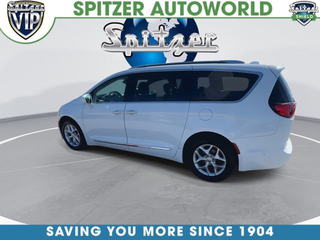 Used 2019 Chrysler Pacifica Touring-L Plus image 7