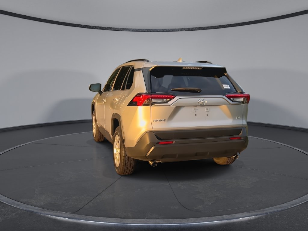 Used 2019 Toyota RAV4 LE FWD image 7