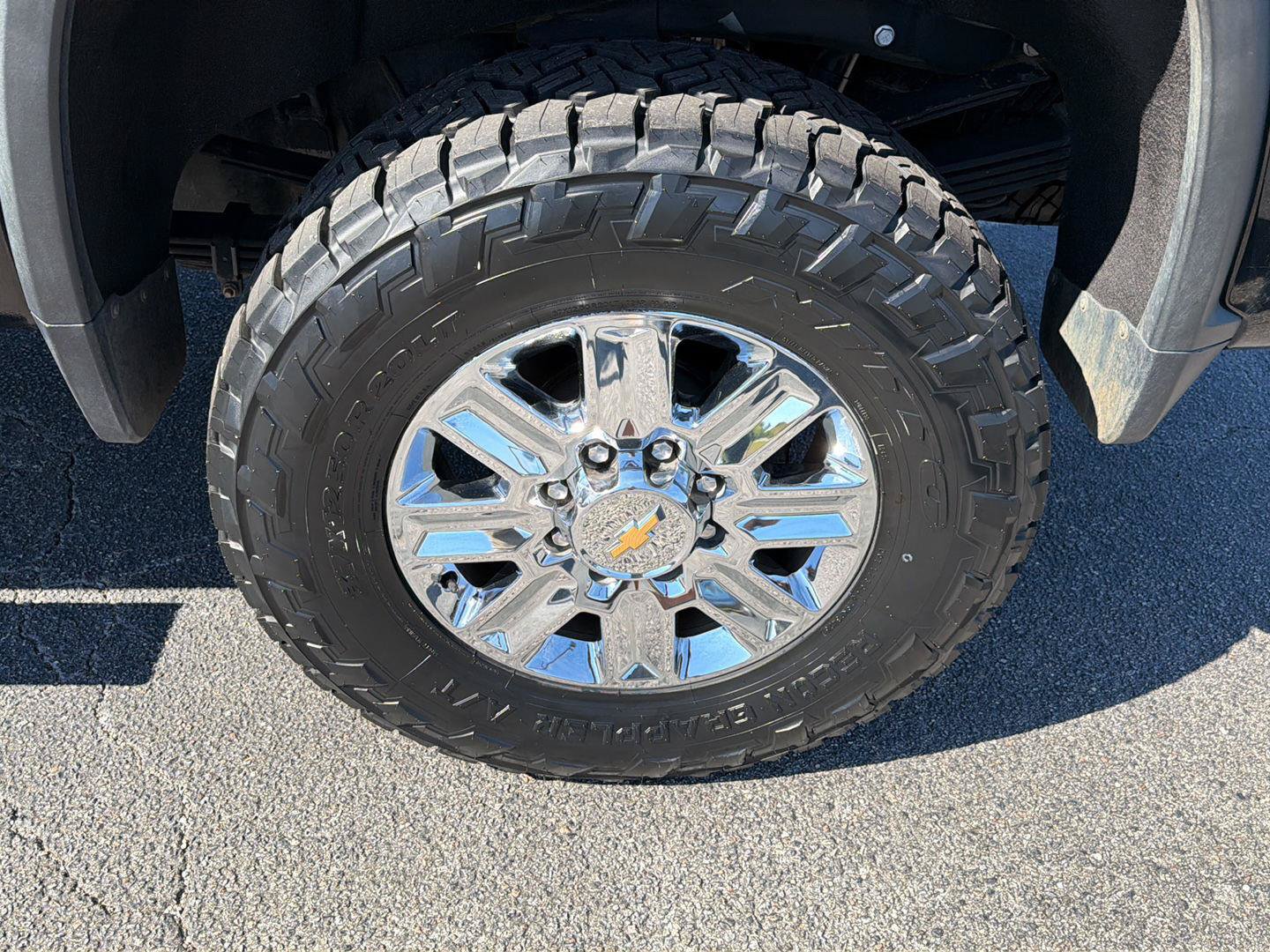 Used 2024 Chevrolet Silverado 3500 High Country w/ High Country Premium Package AWD/4WD image 43