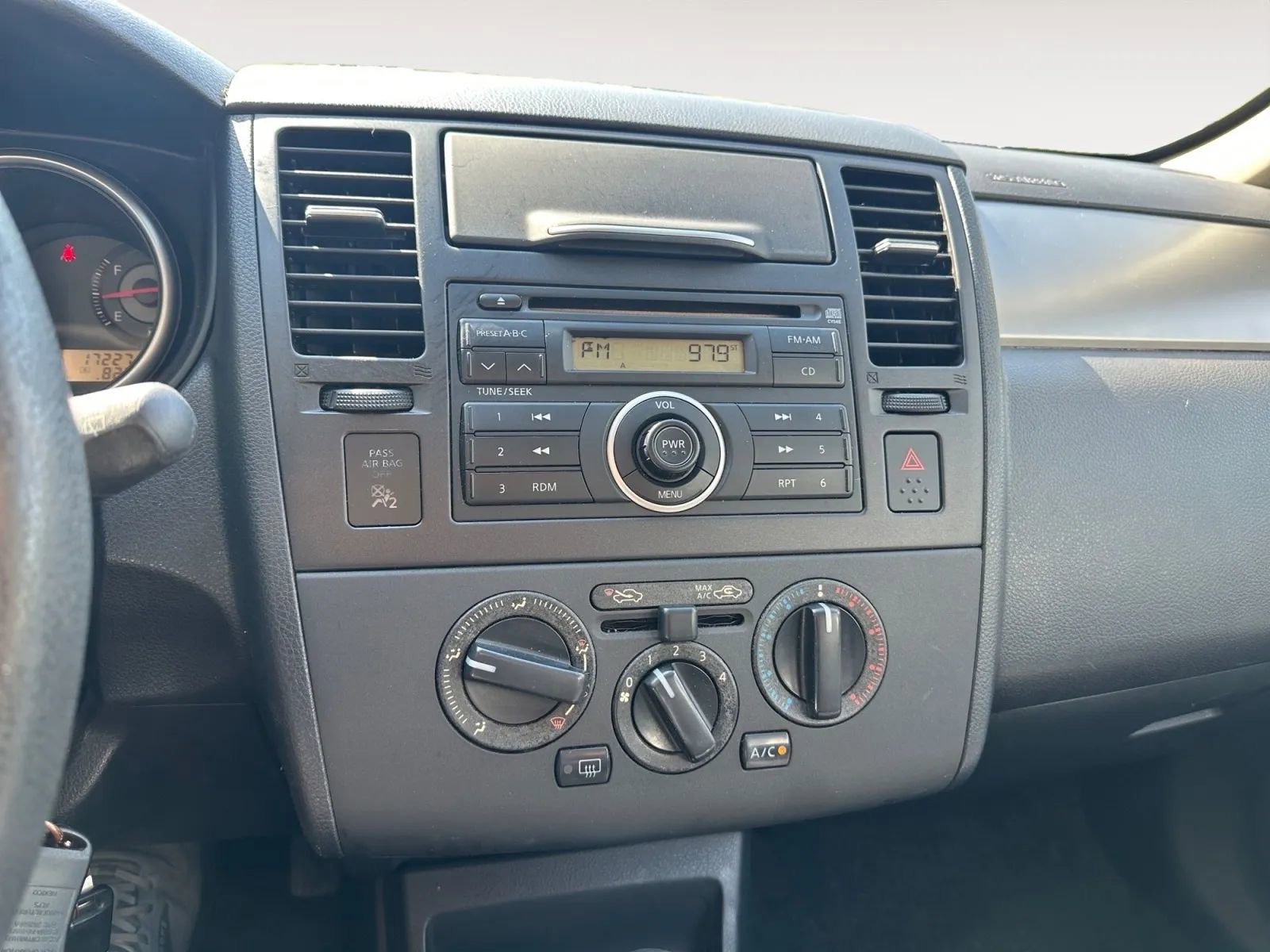 Used 2009 Nissan Versa 1.8 S w/ PWR Pkg image 12