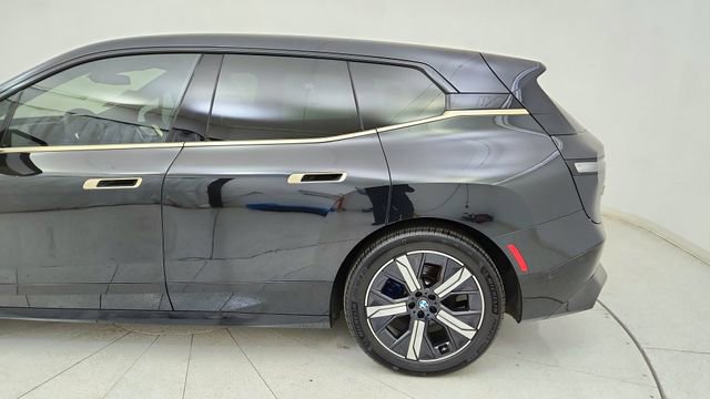 Used 2023 BMW iX M60 image 10