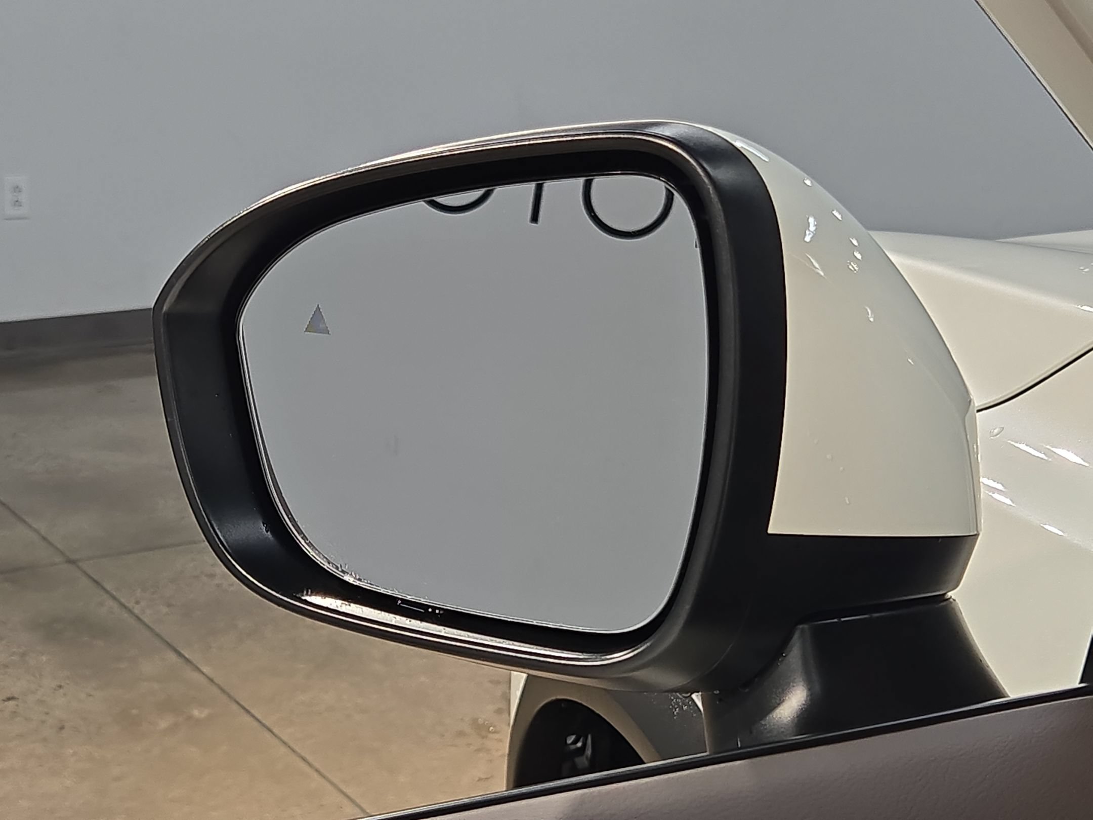 Used 2023 Nissan Rogue SV FWD image 22